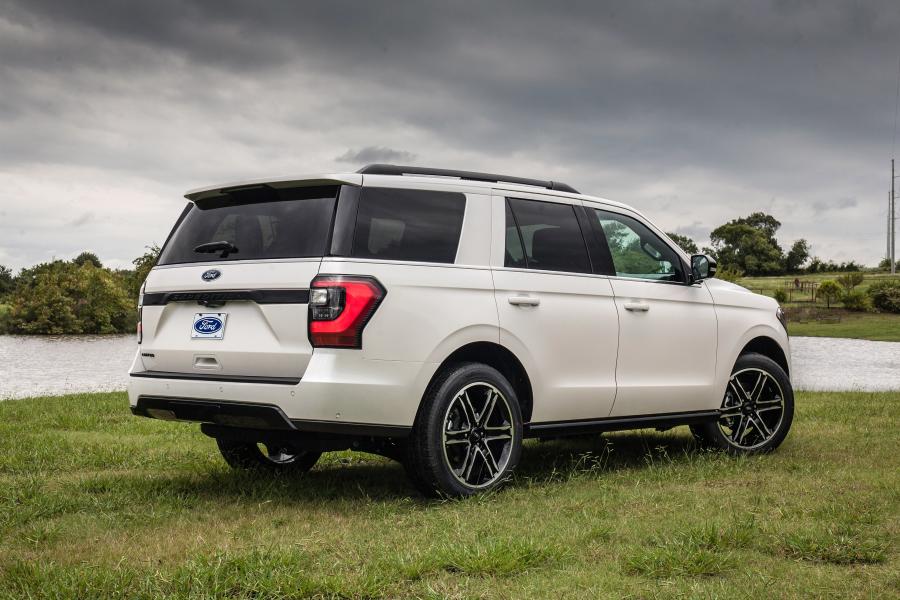  Ford Expedition Stealth Edition 2018 года  (фото 5 из 7)